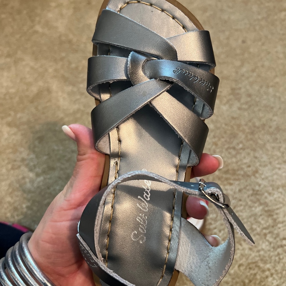 Girls Salt Water Sandals Silver Size 2